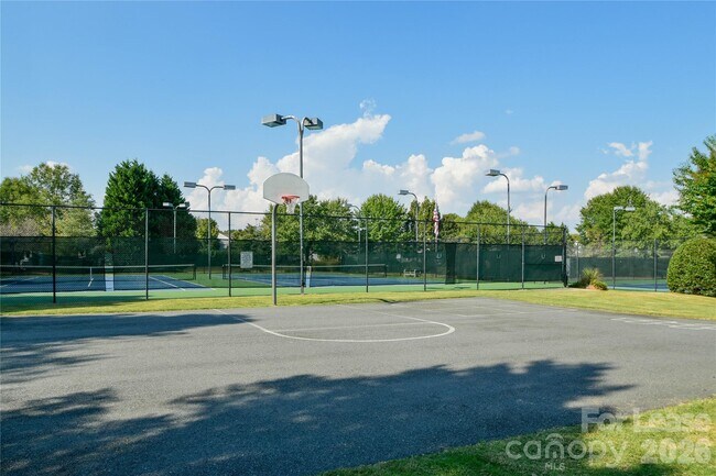 Building Photo - 3148 Mannington Dr