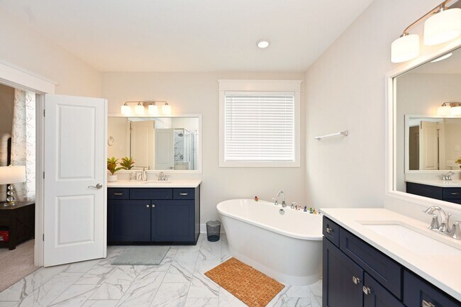 Building Photo - **EXECUTIVE 2022-BUILT HOME IN WILLIAMSON ...