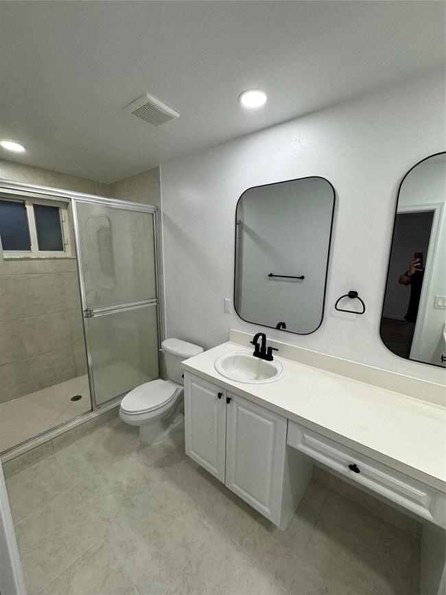 Building Photo - 3102 Coral Ridge Dr