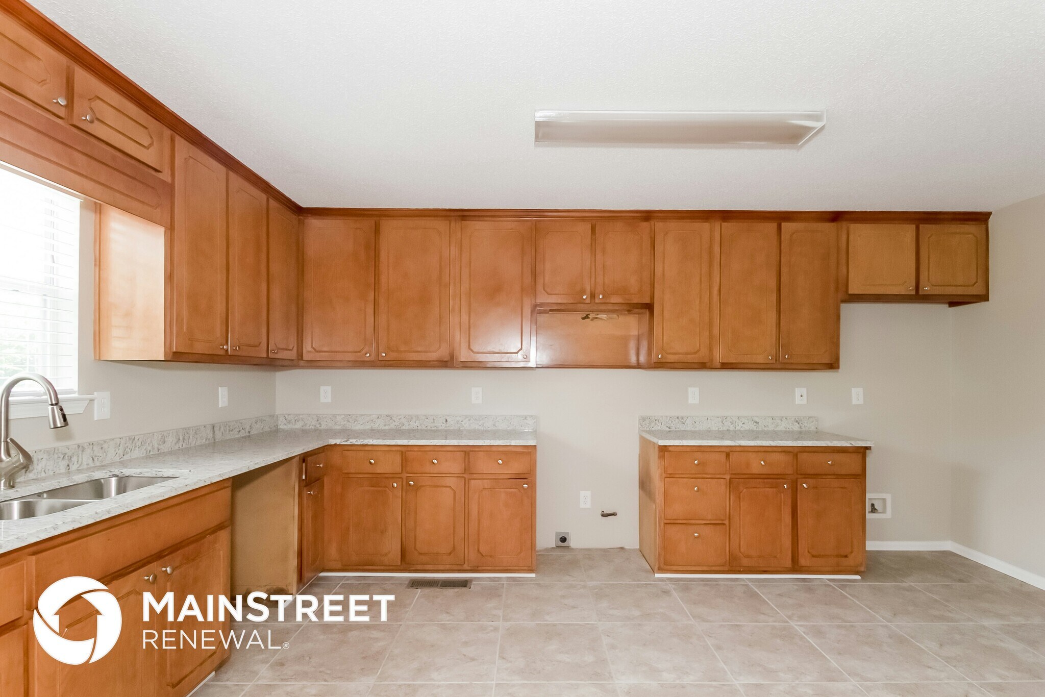 Building Photo - 5934 Colonnade Dr