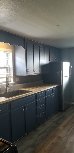 Kitchen - 2220 Cooper Ave