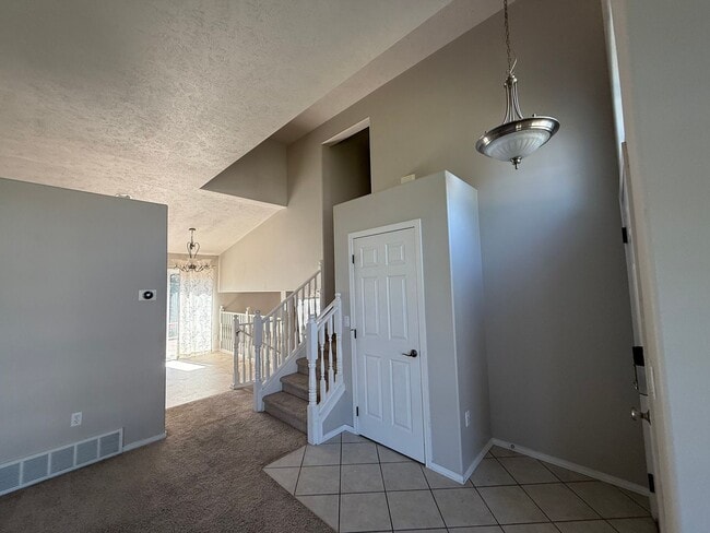 Building Photo - $500 Off Move-In Special - Adorable Eagle ...