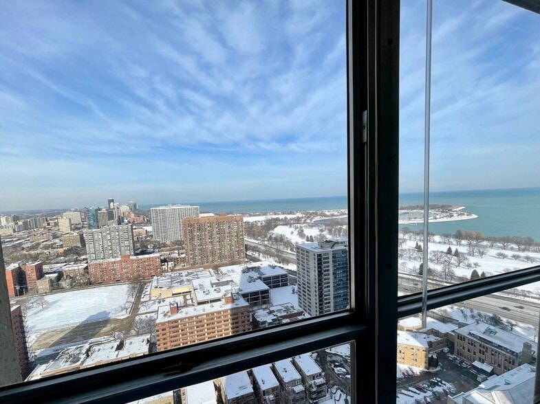 Building Photo - 655 W Irving Park Rd