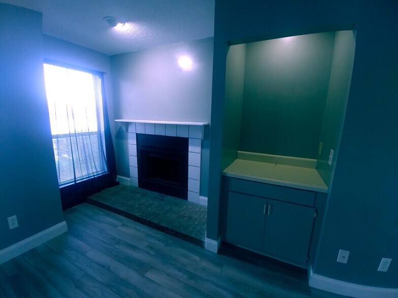 Building Photo - 10200 Belle Rive Blvd