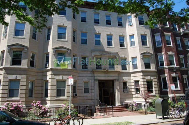Building Photo - 25 Queensberry St
