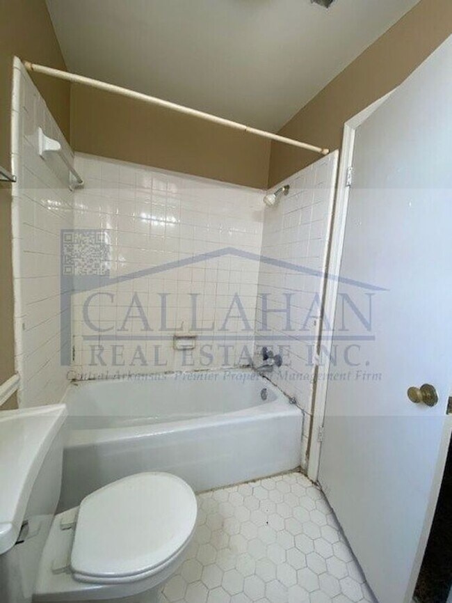 Building Photo - Shackleford Rd Townhome