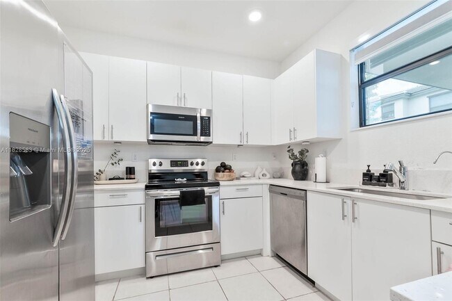 Building Photo - 28568 SW 134th Ave