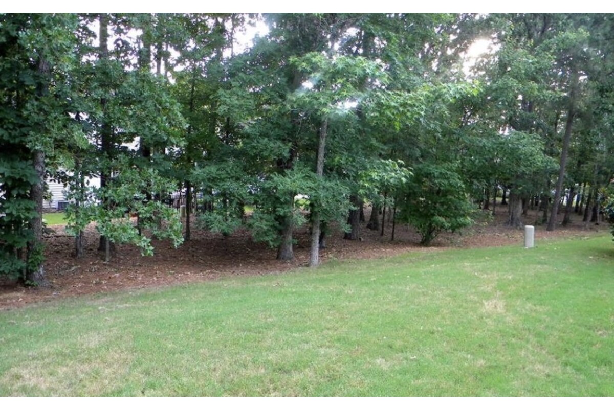 Building Photo - 204 Bell Tower Way