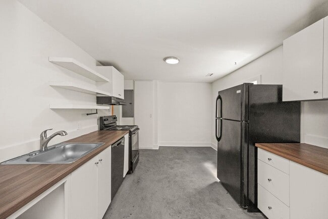 Building Photo - 611 S 14th St