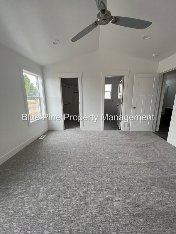 Building Photo - 4211 N Ventura Ave