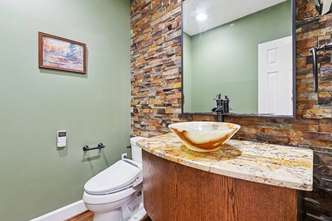 Building Photo - 1705 S Cottonwood Valley Cir
