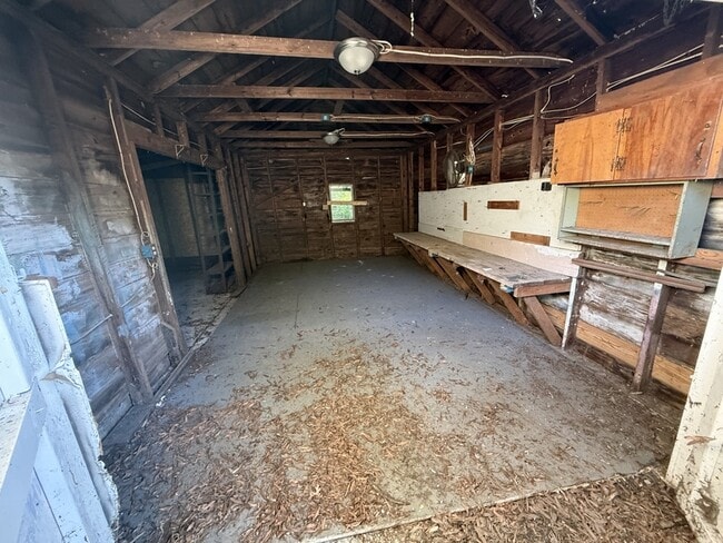 Building Photo - 3739 Rhea Ave