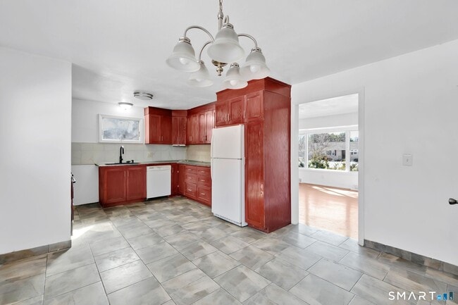 Building Photo - 178 Kelly Rd