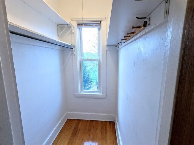 Building Photo - 90 Wenham St