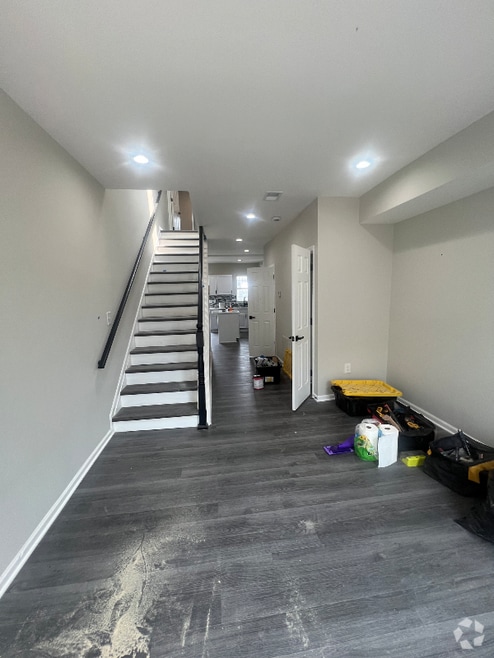 Building Photo - 503 N Glover St