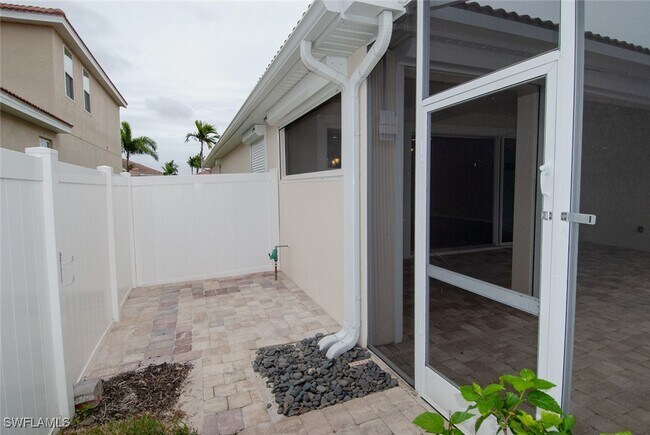 Building Photo - 3025 Sunset Pointe Cir