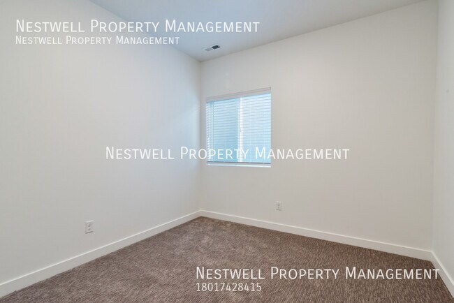 Building Photo - Incredible 3-bed Home in Highland