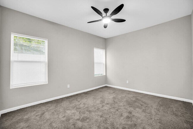Building Photo - 125 Vandenburg Dr
