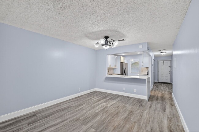 Building Photo - 5985 Forest Hill Blvd