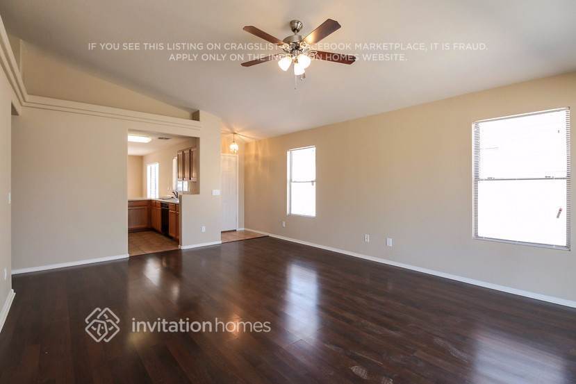 Building Photo - 14313 N 125th Dr