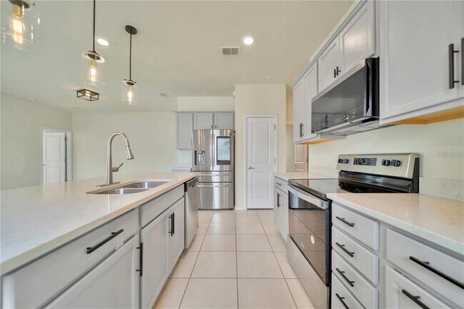 Building Photo - 2601 Blowing Breeze Ave