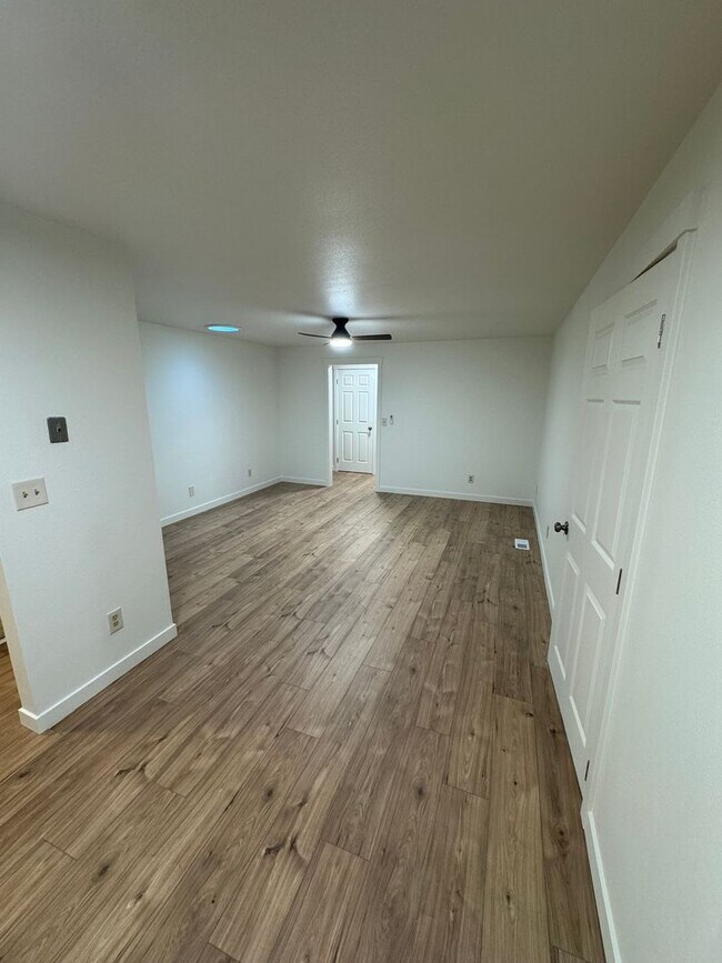 Building Photo - Beautifully Renovated 4-Bedroom Home in NW...