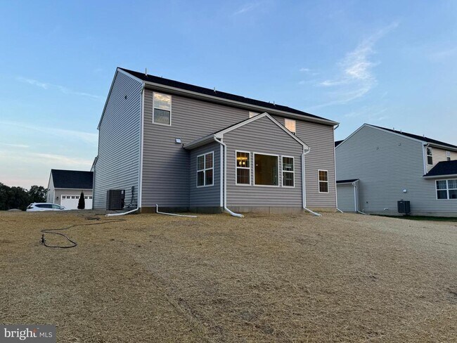 Building Photo - 7 Long Bnd Dr