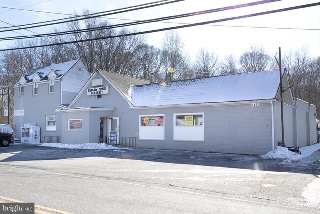 Building Photo - 4828 Woods Wharf Rd