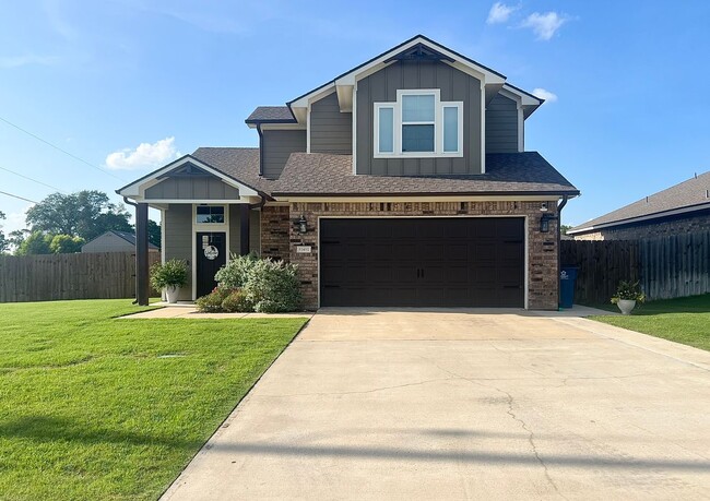 Primary Photo - 15410 Anna Ln
