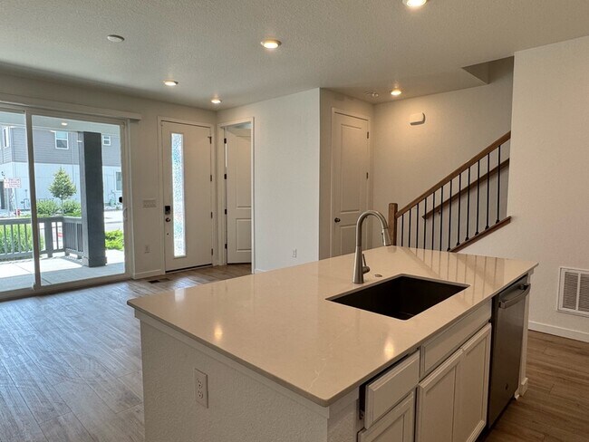 Building Photo - 7348 W Asbury Dr