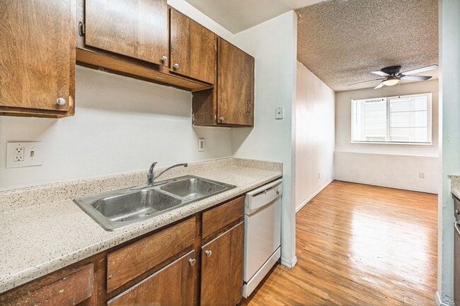 Building Photo - 1765 Zebulon Dr