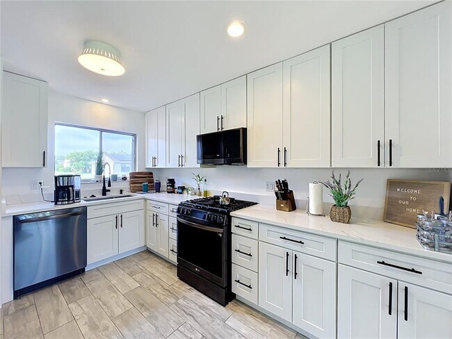 Building Photo - 5501 Memorial Dr