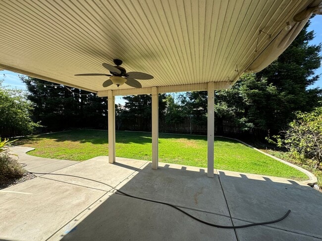Building Photo - 3 bed 2 bath Plumas Lake