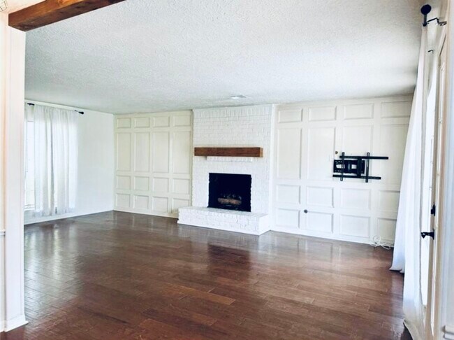 Building Photo - 20211 Salzburg Ln