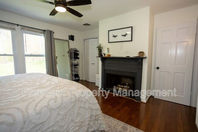 Building Photo - 6197 Edwards Dr