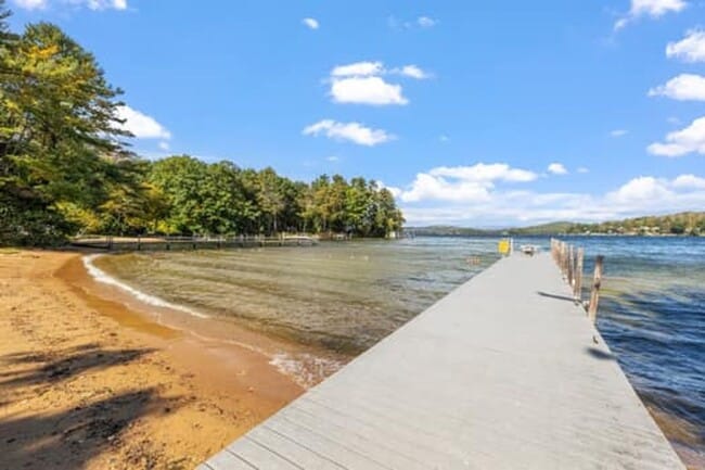 Building Photo - Spacious & Comfortable 4 Bedroom House - C...