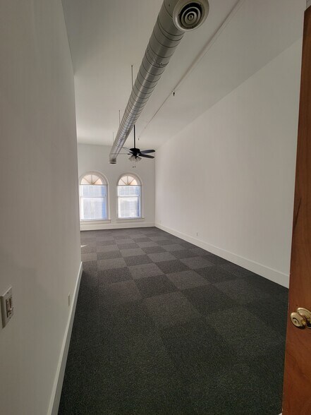 Building Photo - 122 N 3rd St