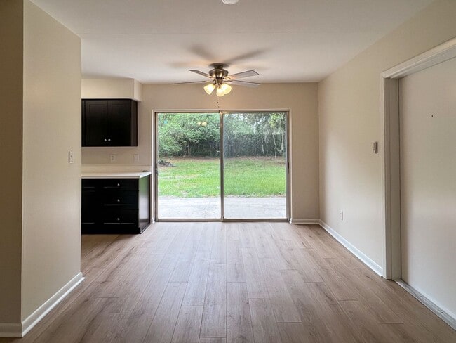 Building Photo - 3BR/1BA Pet Friendly House in NW Gainesvil...