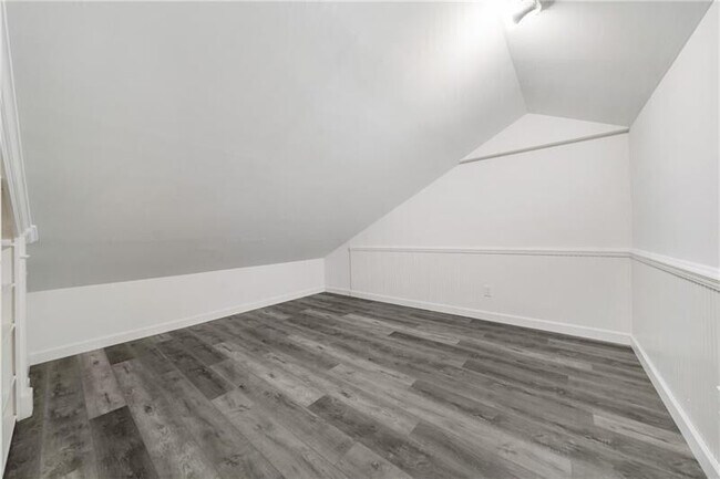 Building Photo - 10300 Hidden Springs Ct