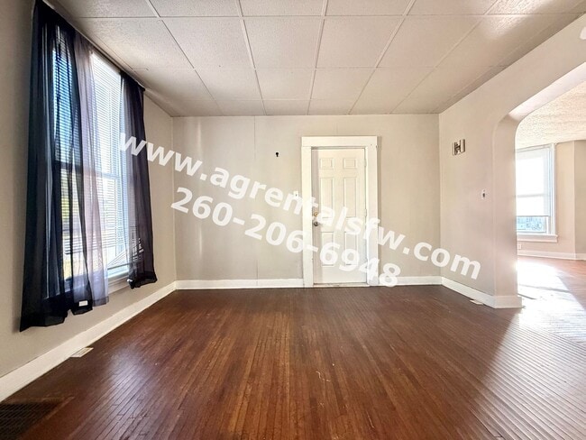 Building Photo - 3 Bedroom House