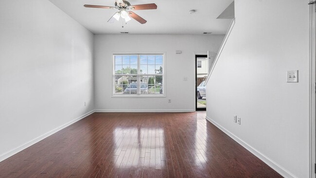Building Photo - 4006 Clinton Ln