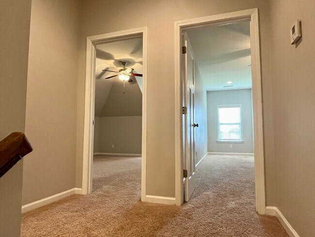 Building Photo - Deer Creek - 4BR/ 2 story/ 2500+SQFT