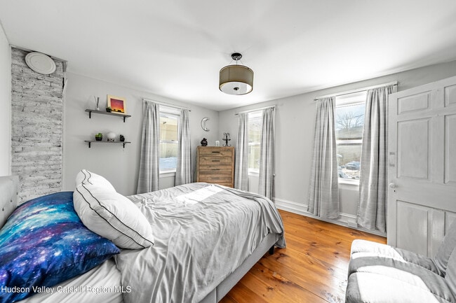 Building Photo - 648 Albany Turnpike