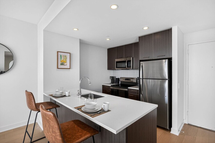 Building Photo - 33 Park View Ave