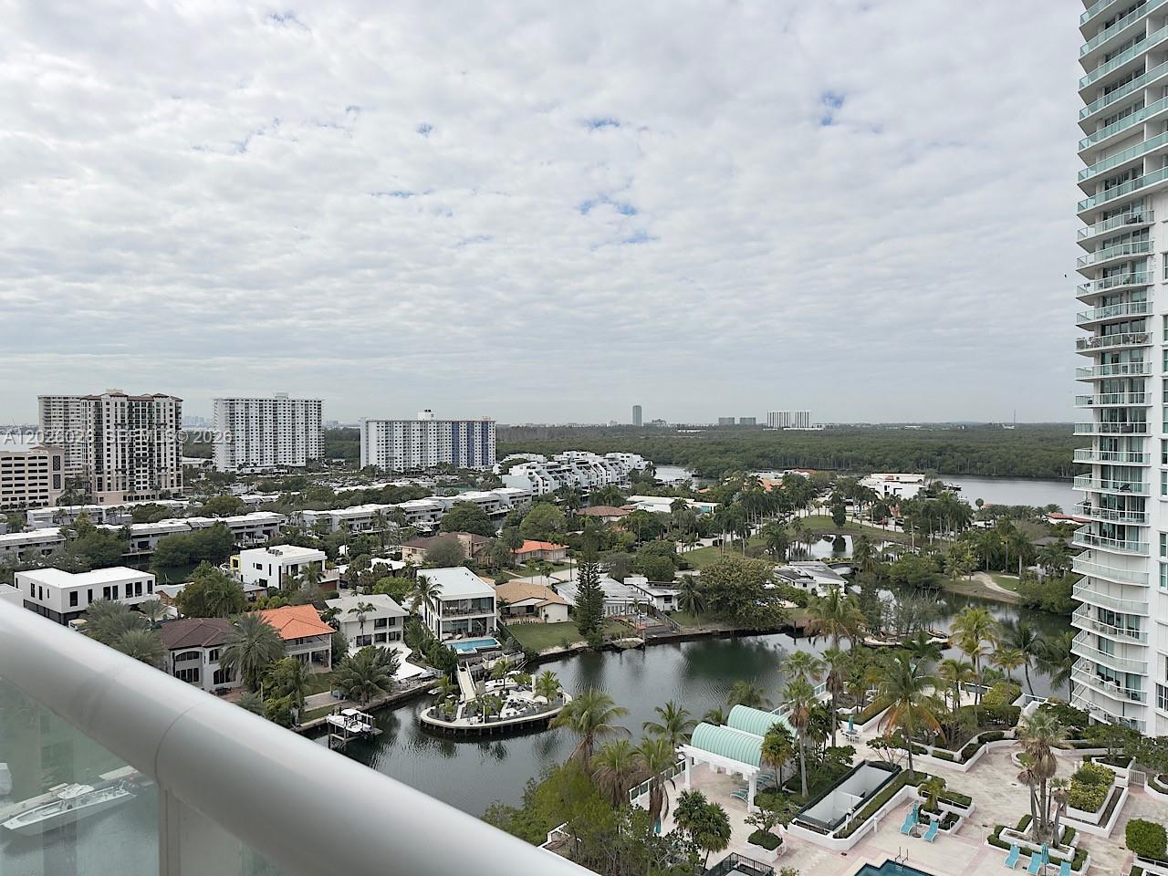 Building Photo - 16400 Collins Ave