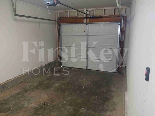 Building Photo - 3380 Chadbury Dr NW