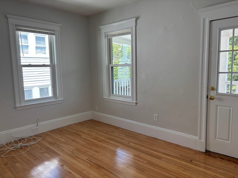 Building Photo - 32 Matchett St