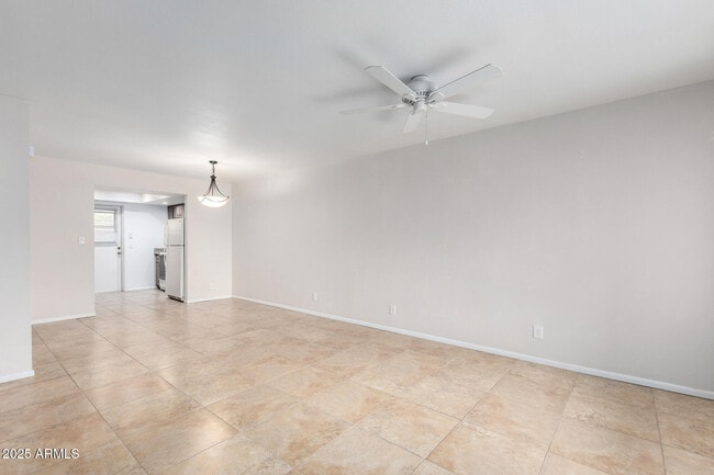 Building Photo - 1265 N La Montana Dr