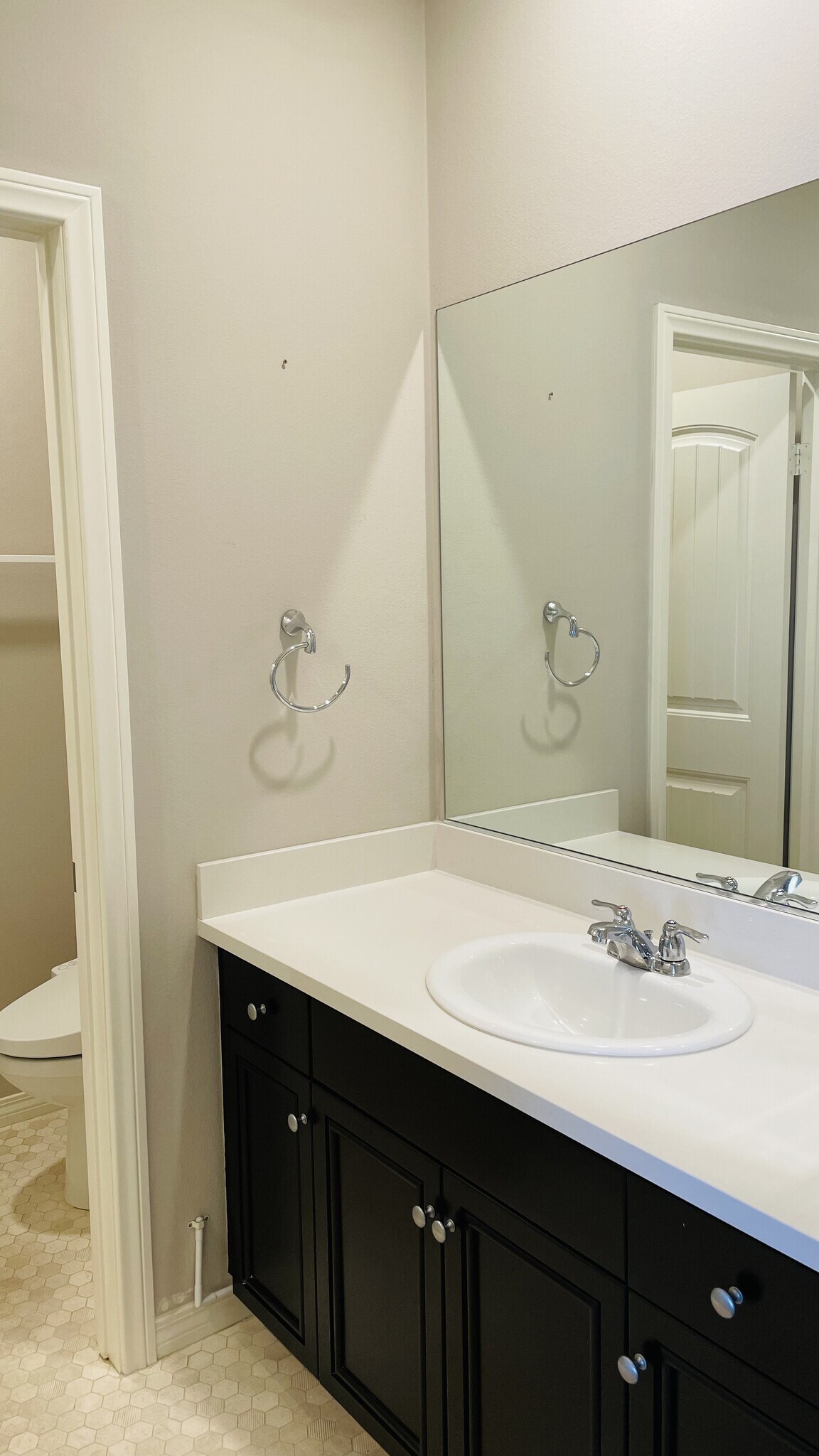 Building Photo - 24359 Verdugo Cir