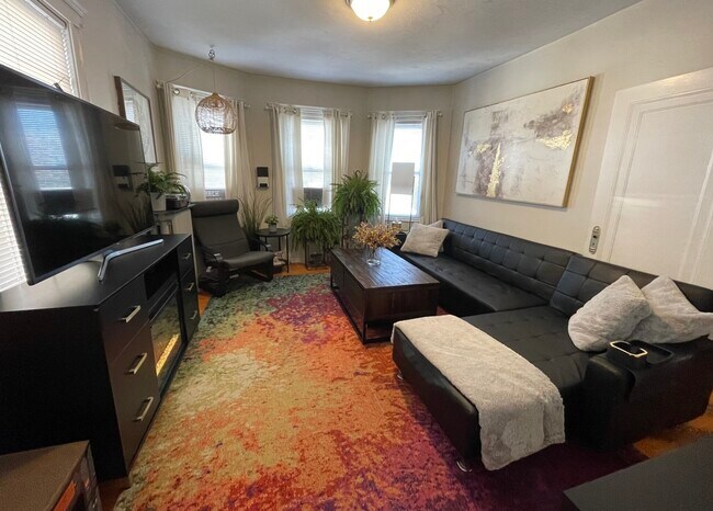 Building Photo - 21 Main St